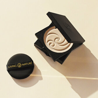 Pressed powder Fair | Living Nature