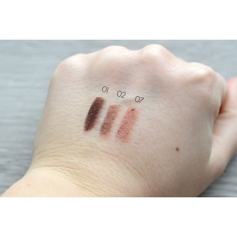 Swatches eye en lipliners van Boho
